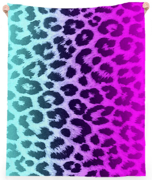 http://paom.com/cdn/shop/products/print_all_over_me_3_linen-throw_0000000p-hot-pink-tiffany-blue-gradient-leopard-print-29_grande.jpg?v=1578614270