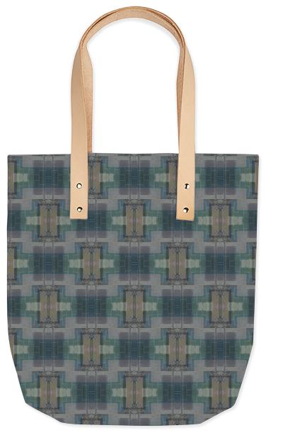Subtle interlock summer tote