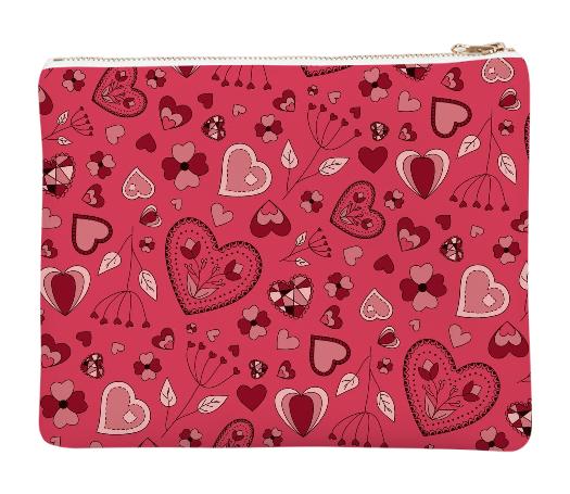 Pink flowers and hearts clutch