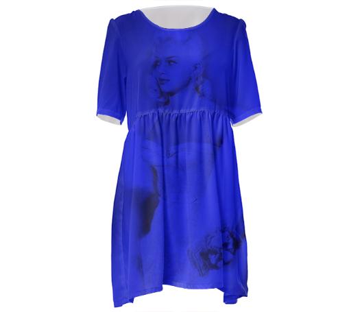 Dina Dors Celebrity Dark Fashion