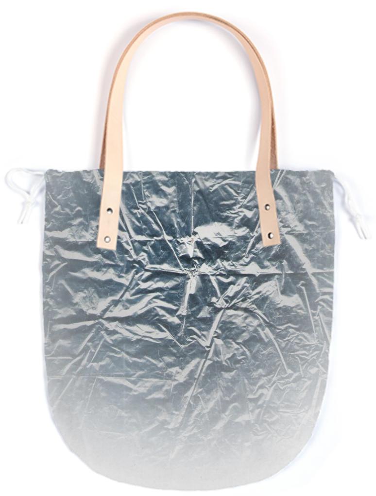 Bag Circular silver wrinkled texture