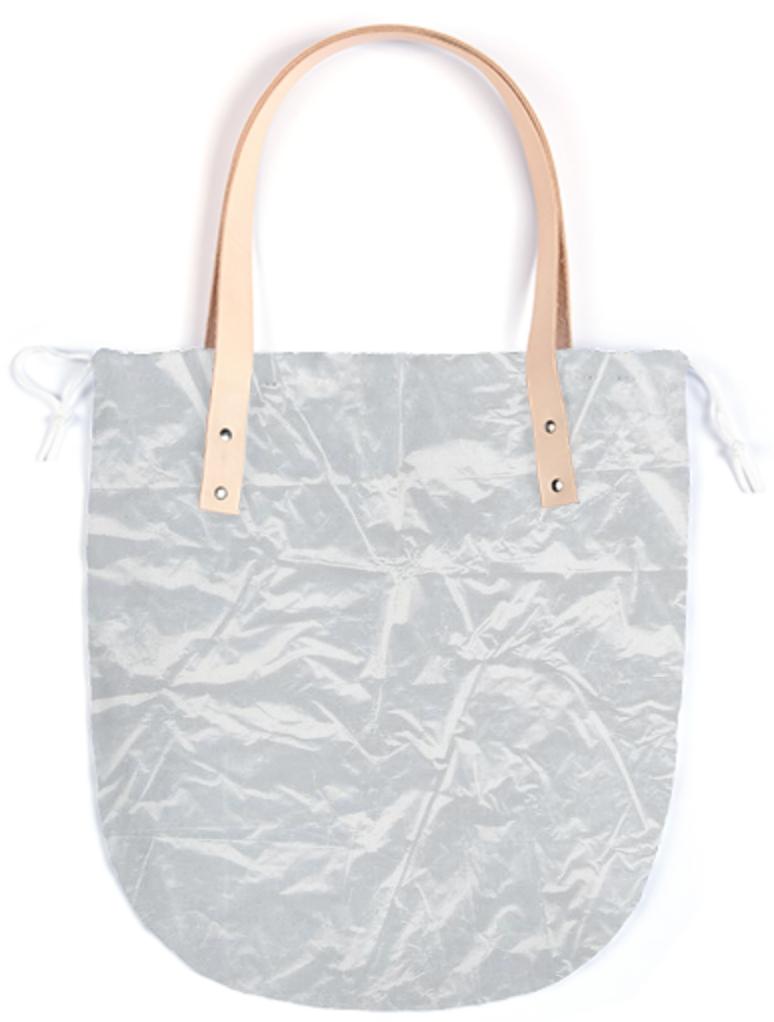 SUMMER TOTE Clear wrinkled white texture